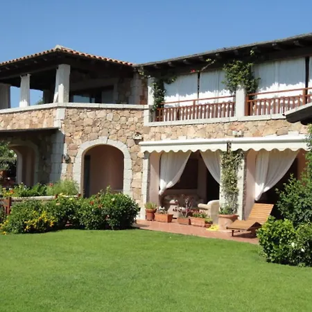 A Due Passi Dal Mare Con Piscina Apartment *